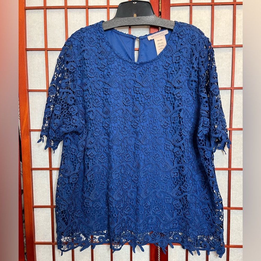 Philosophy Women's Size XXL Blue Crochet Lace Overlay Lined Short Sleeve Top